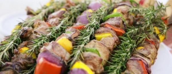 Besinlerle alnan B 12 vitamini emiliminin olabilmesi iin mide, pankreas ve ince barsan fonksiyonlarnn normal olmas gerekir. Bunlardan birindeki bozukluk B12 vitamininin eksikliine yol aar. B12 vitamin eksiklii ciddi zihinsel sorunlara neden olur.