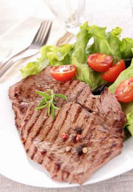 Karacier, bbrek, krmz et, yumurta, st, peynir ve balk b12 vitamini ieren besinler arasndadr.