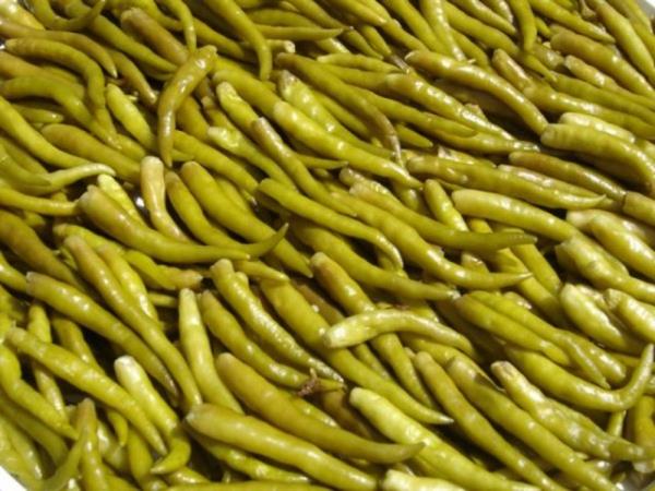 <b>Ac besinler:</b> Turular, ac biberler ve dier ac besinler, vcuttaki snn ykselmesine neden oluyor.