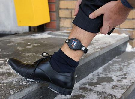 (5 MART) ELEKTRONK KELEPEY DE EREN DENETML SEFERBERLK YNETMEL YRRLE GRD-Denetimli Serbestlik Hizmetleri Ynetmelii Resmi Gazete?de yaymlanarak yrrle girdi. Ykmllerin topluma veya madura zarar verme durumu ile tekrar su ileme riski asndan youn denetim altnda tutulmas sz konusu ise ykmlnn denetim ve takibinde elektronik cihazlar kullanlabilecek.