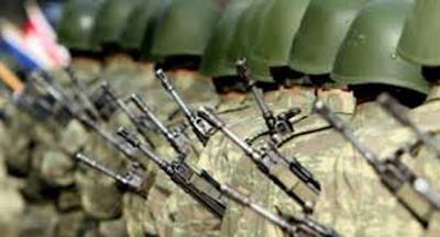 (31 TEMMUZ)  HZMETLER KANUNU'NDA DEKLK YAPILDI- Askeri darbelere zemin hazrlad iddia edilen Trk Silahl Kuvvetleri  Hizmet Kanunu?nun 35. maddesindeki deiikliin de yer ald "Szlemeli Erba ve Er Kanunu ile Baz Kanunlarda Deiiklik Yaplmasna Dair Kanun" Resmi Gazete?de yaymlanarak yrrle girdi.