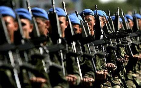 (21 EKM) ASKERLK SRES KISALTILDI- Askerlik sresi ksald. Babakan Yardmcs ve Hkmet Szcs Blent Arn, Bakanlar Kurulu toplants sonras, askerlik sresinin 1 Ocak 2014?ten itibaren geerli olmak zere, silah altndaki ykmlleri de kapsayacak ekilde, erba ve erler iin 15 aydan 12 aya indirilmesinin kararlatrldn bildirdi. Arn, "Yedeksubaylar iin 12 aylk sre, ksa sreli askerlik yapanlar iin 6 aylk sre uygulamasna devam edilecektir" dedi.