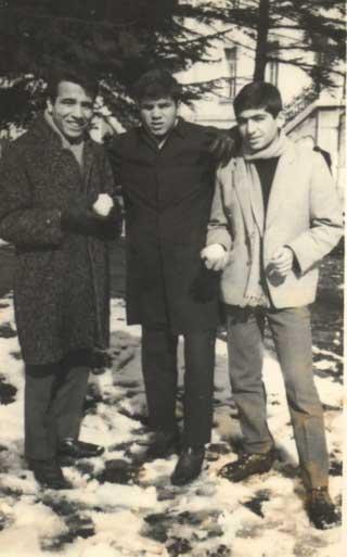 <p><b>RECEP TAYYP ERDOAN'IN 36 YILLIK YOL ARKADAI</b></p>  Babakan Erdoan'la yaklak olarak 36 yllk bir dava arkadal olan Gllce ile Babakan Erdoan'n yollar 1980'li yllarda Refah Partisi stanbul l Ynetim Kurulu'nda bir daha kesiir. Refah Partisi'nin stanbul'daki zaferinde olduka nemli bir yere sahip olan Gllce, AK Parti'nin kuruluu ile birlikte partide aktif rol alr. Gllce, skdar ve Kartal Belediyesi Meclis yelii, 3 dnem Tuzla Belediye Bakanl, stanbul Bykehir Belediye Meclis Bakanvekillii, son olarak da AK Parti'nin 23. ve 24. dnem milletvekillii grevlerinde bulundu.