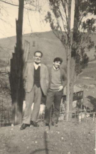 <p><b>BABAKAN ERDOAN'LA YOLLARI KESYOR</b></p>  Yldz Teknik niversitesi'nde okuduu rencilik yllarnda lke gndemini yakndan ilgilendiren konulara duyarsz kalmayan Gllce, 1977 ylnda niversiteyi bitirdikten sonra, uzun srecek olan siyasi hayatna da balang yapm oluyordu. Gllce, genel bakanln Necmettin Erbakan'n yapt Milli Selamet Partisi'nin Kartal Genlik Kollar Bakan olduu sralarda, Babakan Recep Tayyip Erdoan ayn partinin stanbul l Genlik Kollar Bakanl grevini srdrmektedir.