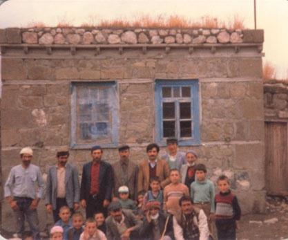 O gnk yaananlardan olduka etkilendii belli olan Gllce, hem ngilizce'yi hem de Arapa'y iyi konuacak seviyede renir.