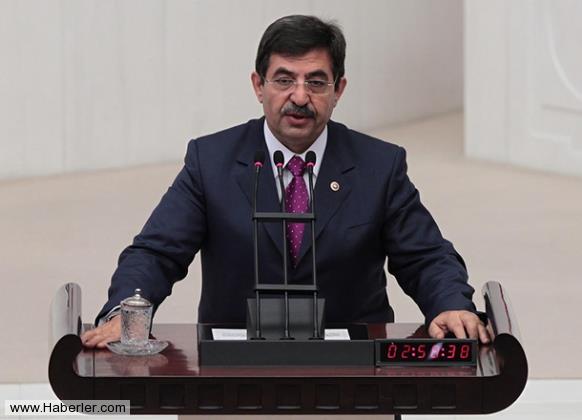 Gllce'nin kitap okuma dnda kum saati ve tespih koleksiyonu gibi merak duyduu alanlar da var.  <p>Kaynak: mer St/Haber7</p>