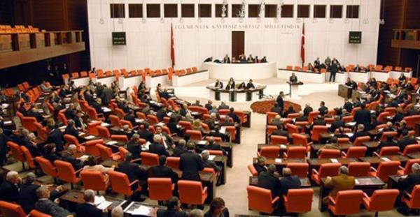 Belediye bakan seilecek milletvekillerinin boaltaca koltuklara, istifa ve yarg kararlar gibi nedenlerle yenileri eklenirse, 28 koltuun boalmas ihtimali gndeme gelebilecek.