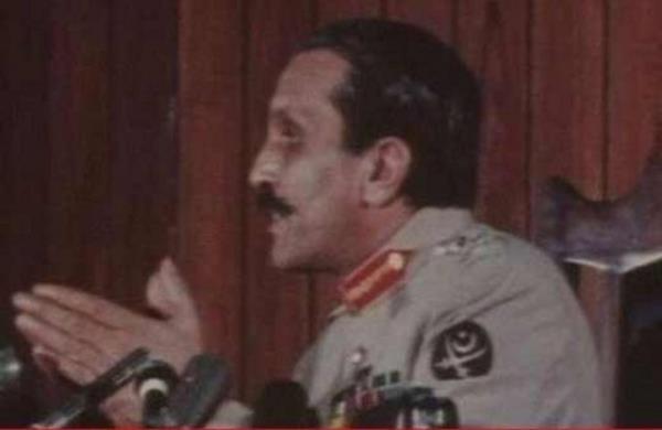 Ziya l Hak-Pakistan pheli uak kazasnda ld 1977'de Pakistan'da seimle baa gelmi olan Zlfikar Ali Butto'yu devirdi ve idam ettirdi.