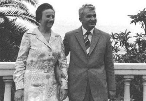 Nikolay-Elena avuesku-Romanya 'Romanya sonsuza kadar yaayacak' 24 yl iktidarda kalan komnist lider Nikolay avuesku bask ve zulm rejiminin ardndan idama mahkum edildi.