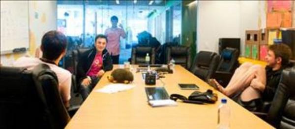 Teknoloji devleri onlar 'avlamak' iin niversite kaplarnda uyuyor.Bazs haftada sadece 3 gn ie gelse bile yetiyor; ite dnyann stajyerine en fazla maa veren 5 irketi.Tahmin edebileceiniz gibi, hepsi de teknoloji sektrnden.