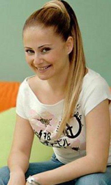 Sonra da kariyerinde hzl bir yzselie geti.