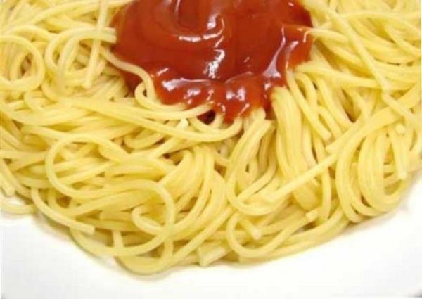 <b>Makarna:</b> Bir tencere dolusu scak suya makarna poetini boaltp ma izlemeye balyoruz.ilk yarnn ortalarna doru kalkp altn kapatyoruz.Tencerenin iinden setiimiz makarnay fayansa frlatyoruz.Yaprsa pimi demektir.