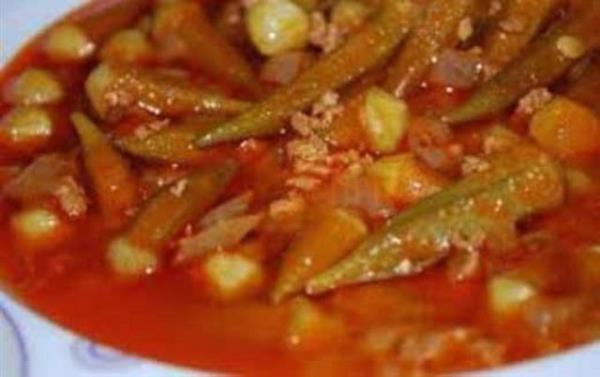 <b>Kymal Bamya:</b> Konserve trlye benziyor ama iine daha nceden kavrulmu kyma konulmal. Kyma kavurmak ok zor ve zahmetli bir is. Bu yzden makarna piirmeyi neriyorum.