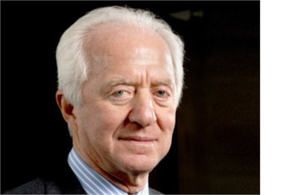 <p><b>Leonardo Del Vecchio</b></p>  Ray-Ban ve Oakley gibi tm dnyada milyonlarca kiinin satn ald gzlk reticilerinin patronu Leonardo Del Vecchio, bir yetimhanede byd. Daha sonra bir fabrikada ii olarak alt ve burada bir parmann byk bir ksmn makineye kaptrd. u anda 15,3 milyar dolarlk kiisel servetin sahibi.