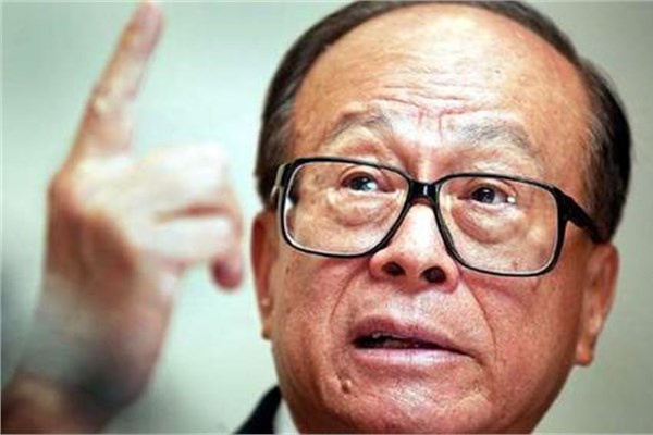 <p><b>Li Ka-shing</b></p>  Asyal sanayi devi Cheung Kong Industries'n patronu Li Ka-shing,15 yanda babasnn lmnn ardndan ailesine yardmc olmak iin eitime ara vermek zorunda kald. u anda 31 milyar dolarlk servetin sahibi.