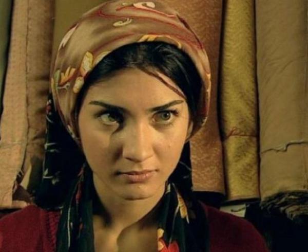 Tuba Bykstn de emberimde Gl Oya ile dikkat ekti.