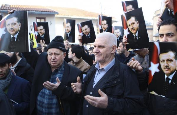 Mslmanlar arasndaki kavgalarn ho olmadn kaydeden Memi, bu tr kavga ve anlamazlklarn siyonist, mason ve dmanlarn yararna olduunu ifade etti.