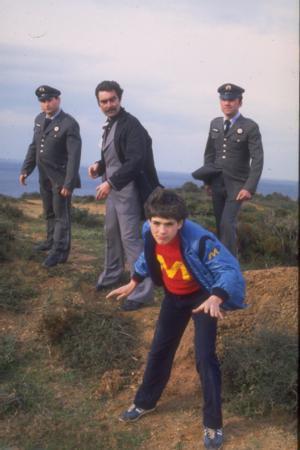 <p><b>DORU AHMET(AHMET AKARLI)</b></p>    Trafik kurallarn, kardan karya nasl geeceimizi ondan rendik. Doru Ahmet ile Bay Yanl . Doru Ahmeti oynayan Mesut akarl,o dnemin kk yldzlarndan biriydi.