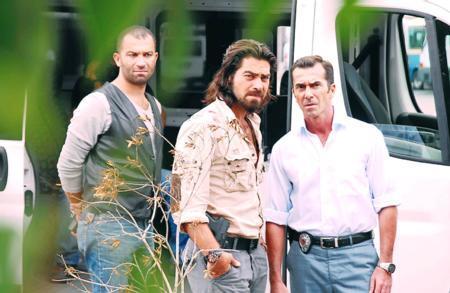 <p><b>MD ARKA SOKAKLARDA</b></p>    lker nanolu imdi byk bir ilgiyle izlenen ' Arka Sokaklar' adl rol alyor