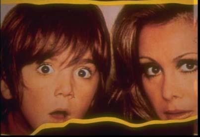 <p><b>YUMURCAK</b></p>    Yeilamn efsane yapmclarndan Trker nanolu ile Trk sinemasnn en zarif yldz Filiz AKnn olu lker nanolunun sinemadan uzak durmas elbette beklenemezdi. O beyazperdede Yumurcak adyla nlendi. Tpk kuzeni Sezer nanolu gibi masum yzyle 70li yllarda Trk sinemasnn aranan ocuk yldzlarnda biri oldu.