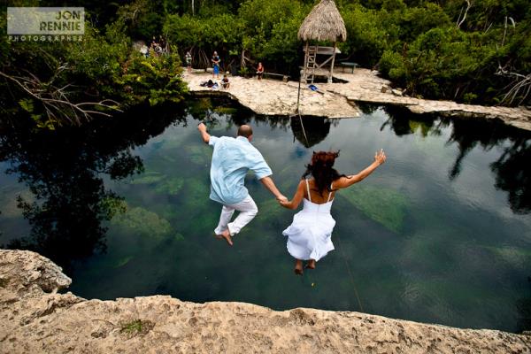 Gelinliinizden vazgemeye hazr msnz? te yeni moda dn fotoraflar ve 'trash dress' denen yeni akmn en arpc grselleri.