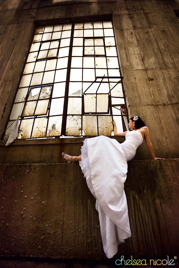 Gelinliinizden vazgemeye hazr msnz? te yeni moda dn fotoraflar ve 'trash dress' denen yeni akmn en arpc grselleri.