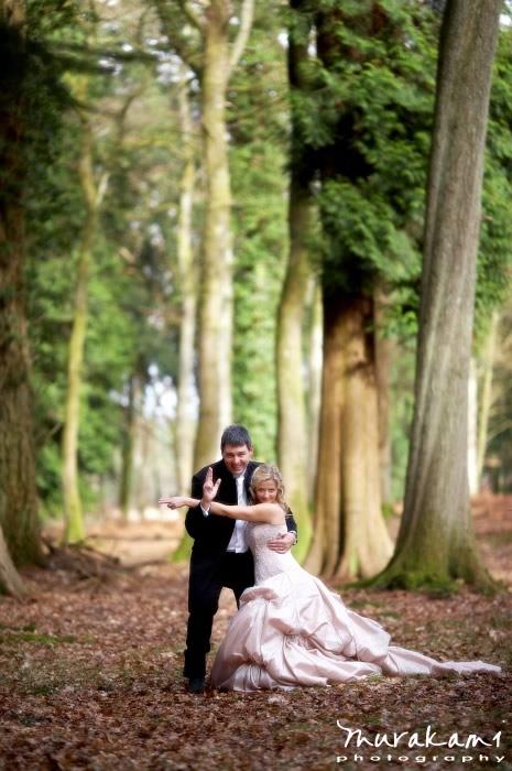 Gelinliinizden vazgemeye hazr msnz? te yeni moda dn fotoraflar ve 'trash dress' denen yeni akmn en arpc grselleri.