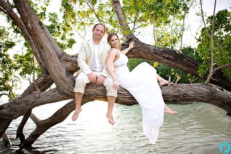 Gelinliinizden vazgemeye hazr msnz? te yeni moda dn fotoraflar ve 'trash dress' denen yeni akmn en arpc grselleri.