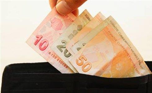 <p>Bu arada Kamu ktisadi Teebbsnde (KT) szlemeli personel cret tavan da 4 bin 214,74 liraya ykseldi.</p>  Devlet memurlar ve szlemeliler, 15 Ocakta zaml maalarn alacak. Kamu alanlarna 14 gnlk de zam fark verilecek.