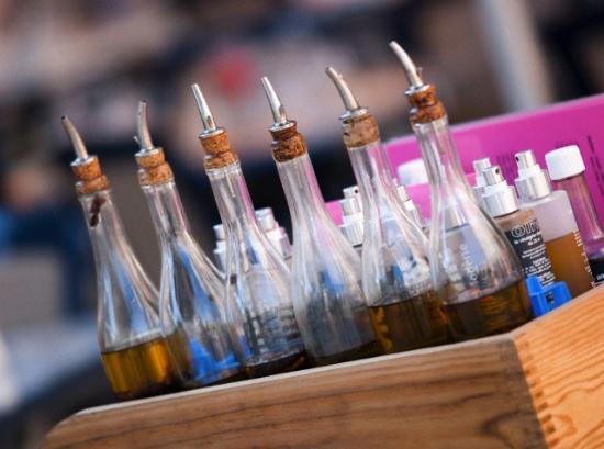 <p><b>BTKSEL YALAR</b></p>    Firma Ad: Efekent Otomotiv Tarm Gda Tekstil San. Tic.Ltd.ti. /AYDIN    <p>rn Ad: Riviera Zeytinya (UVde zgl sourma,ya asitleri kompozisyonu, ECN-42 fark (tohum yalarnn tespiti), sterol kompozisyonu)</p>    Marka ve Son Tketim Tarihi: Kent Altnyudum