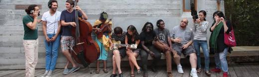 <p><b>Mzie ilgi duyan genler biraraya geliyor</b></p>    ABD Dileri Bakanl tarafndan tannan ve uluslararas bir kltrel deiim program olan "OneBeat" 19-35 ya aralndaki genleri bekliyor. Dnyann farkl lkelerinde mzikle ilgilenen genleri biraraya getiren program eitli performanslarda sergilenecek. Diyalog, yaratclk ve sosyal katlm amalayan programla ilgili daha fazla bilgi iin http://www.1beat.org/