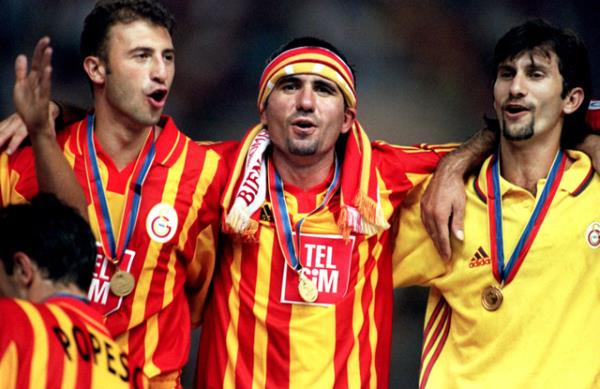 'Ben Galatasaraya gelmekle kalmadm, Galatasarayl oldum. Galatasaray hissetmeye baladm gn, imzasn kalbime attm.' Gheorghe Hagi.
