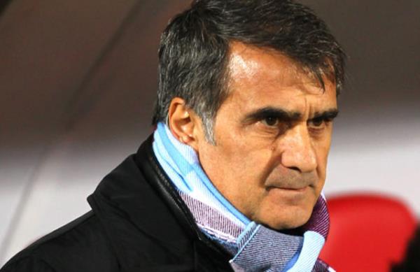 'Futbol ayak oyunu deil ayakla oynanan oyundur.' enol Gne.