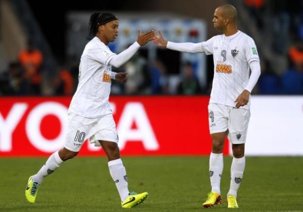 Galiba Ronaldinho nun gelmesini beiktallardan daha ok istiyorum.