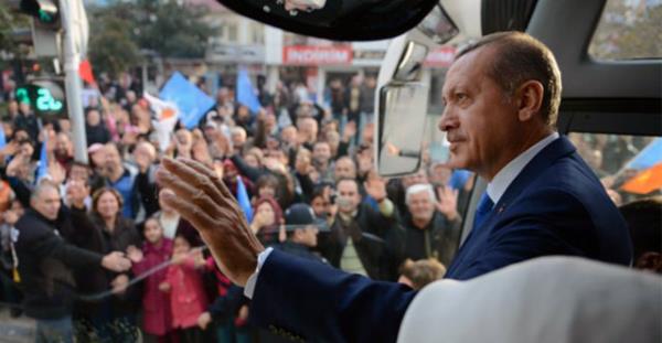 <b>AM'DAK YEZD:</b> Suriye Devlet Bakan Bear Esad'a ynelik.