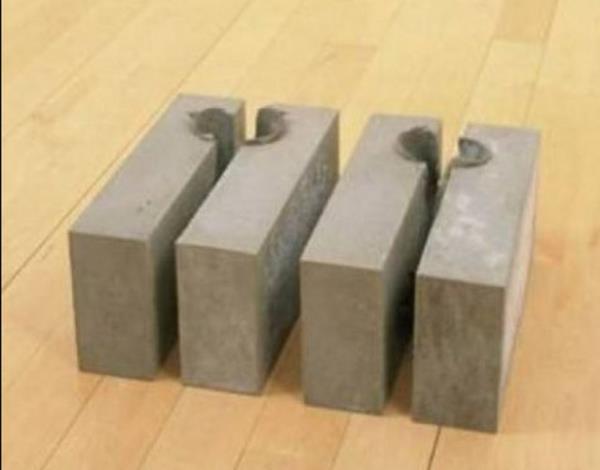 <b>imento ayakkablar:</b> Amerikan mafyas tarafndan uygulanan bir ikence eklidir.Kurbanlarnn ayaklar kl bloklarna yerletirilip stne imento dklp denize frlatlyordu