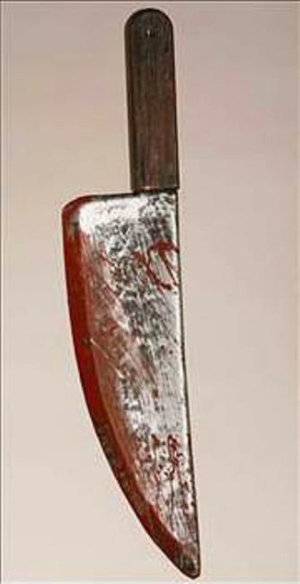 <b> Yava lm:</b> Ling Chi ("bin kesikle lm", "yava dilimleme" ve "yava lm" olarak da biliniyor) bir in ikencesi. nsan bir tahtaya balanyor ve geni bir zaman aralnda, kurban hala yayorken, bedeninden paralar kesiliyor. MS. 900 ylndan 1905 ylna kadar kullanlan bir ikence yntemi.