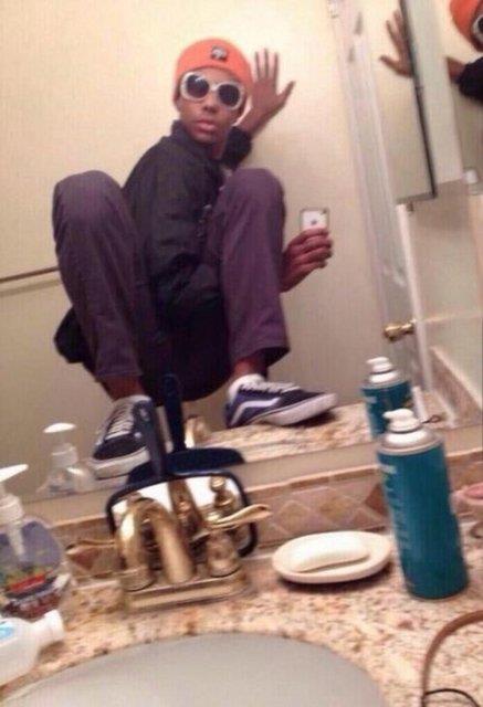 Bugnlerde sosyal paylam sitesi Twitter'da #SefieOlympics etiketi altnda, internetin en garip ve komik selfie fotoraflar toplanyor