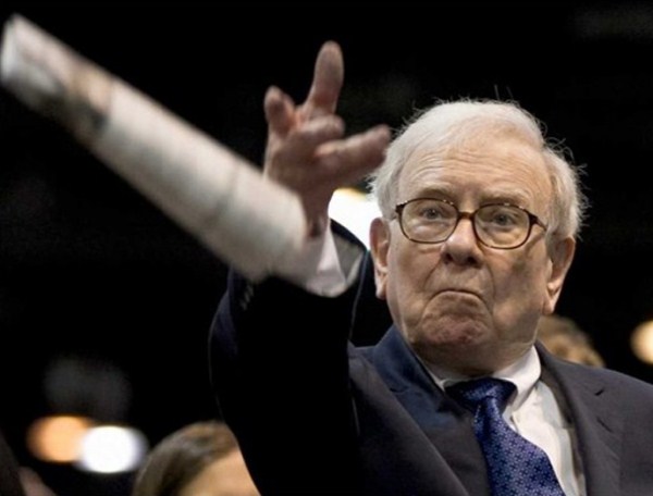 <b>1- Warren Buffett:</b> Berkshire Hathaway irketinin patronu ve yatrm gurusu Buffett, geride braktmz yl 12,7 milyar dolar kazanla kapatacak. Buffett, 2013`te gnde 37 milyon dolar kazand.