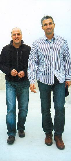 <p><b>HAZIRLADII DDANAME VE BAKTII SORUTURMALAR</b></p>    <p><b>Savc z tarafndan balatlan ancak z'n stanbul Cumhuriyet Basavc vekilliine atanmas ile baka savclara devredilen soruturmalar ise yle:</b></p>    -Genelkurmay Bakanl'na ait internet sitelerinde hkmet aleyhine kara propaganda yapld iddialarna ilikin soruturma  <p>-CHP eski Genel Bakan Deniz Baykal hakknda eski Adalet Bakan Seyfi Oktay araclyla 12 Eyll'de oylanacak olan Anayasa deiikliiyle ilgili yksek yarg mensuplarn etkilemeye teebbs ettikleri gerekesi ile yrtlen soruturma</p>  -Jandarma Genel Komutanl'nda 2002-2004 arasnda rtl denekten yaplan harcamalara ilikin yrtlen soruturma  <p>-2001'de dolandrclk iddiasyla gzaltna alndnda emniyette verdii mlakat ile Ergenekon soruturmasnn temel oluturan Ergenekon'un firari phelisi Tuncay Gney hakkndaki soruturma</p>  -Babakan Recep Tayyip Erdoan?a suikast iddialarna ilikin emekli Orgeneral evik Bir ve eski MT yneticisi Nuri Gnde hakknda yrtlen soruturma  <p>-Odatv'nin sahibi Soner Yaln ile Ahmet k ve Nedim ener'in de arasnda bulunduu gazetecilere ynelik soruturma</p>  -Malatya Zirve Yaynevi Cinayeti soruturmas