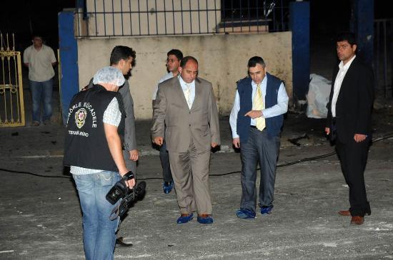 2004 ylnda stanbul'a atand ve stanbul Cumhuriyet Savcs oldu. El Kaide yesi El Sakka hakknda mebbet hapis istemiyle dava at. stanbul'daki ngiliz Bakonsolosluu ve sinagoglar ve HSBC'ye, bombal saldr dzenleyen El Kaide militanlar Azad Ekinci ve Abdlkadir Karaku'un Suriye'ye Sakka'nn yanna gittiini tespit etti.