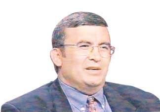 zmir'de Alsancak Kraathanesi'ne atlan el bombas sonucu len brahim ifti'nin Necip Hablemitolu cinayetinden gzaltna alnp alnmadnn ve gemiteki irtibatlarnn da aratrlmasn talep eden Zekeriya z elde edilen belgelerin acele olarak savcla gnderilmesini istemiti.