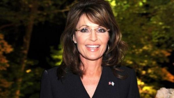 4. Sarah Palin Alaska Valisi ve Cumhuriyeti Parti'nin 2008 Amerika Birleik Devletleri bakanlk seimlerindeki bakan yardmcs aday olan Amerikal siyasetidir.