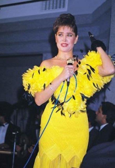 90'l yllardan bir Hlya Avar fotoraf