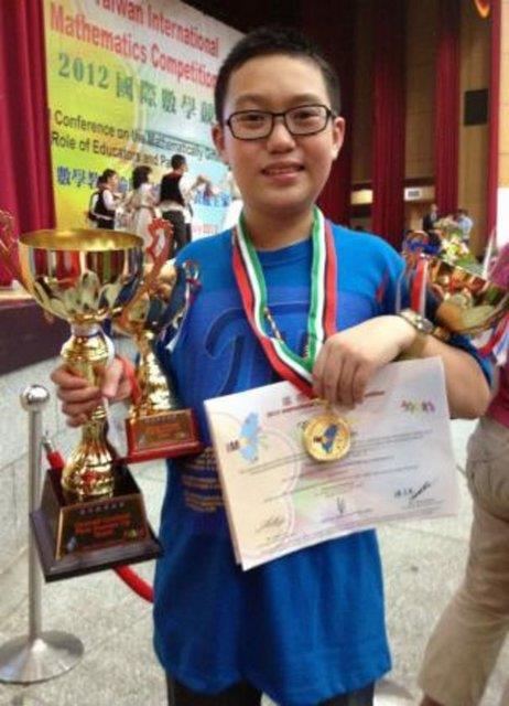 u an (12 yanda), Amerika'da bulunan University of Michigan'da matematik zerine lisans yapan Wu, mezun olunca yatrm bankacs ya da dnyann en iyi matematik ve mhendislik mezunlarnn gzde meslei olan Hedge Fon yneticisi olmay dnyor.