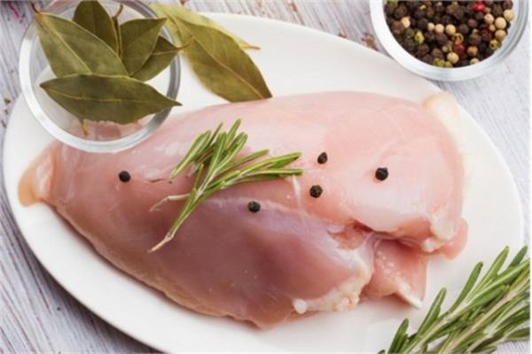 <p><b>Tavuk gs</b></p>  stanbul'da yarm kilo tavuk gsnn fiyat 5,95 lira.