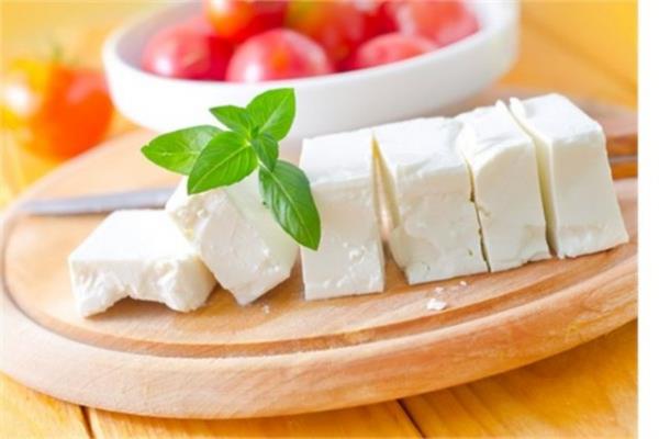 <p><b>Peynir</b></p>  Yarm kilo yerel peynirin fiyat 9 liradan balyor.