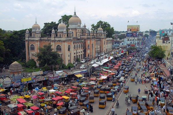 <p><b>3-Hindistan</b></p>  Hindistan 2050'de dnyann en byk nc ekonomisi olacak. lkenin u anki ekonomik bykl 1,84 trilyon dolar ve dnyann en byk 10'uncu lkesi. Hindistan'n 2050 itibariyle ekonomik bykl 24,98 trilyon dolar olacak.