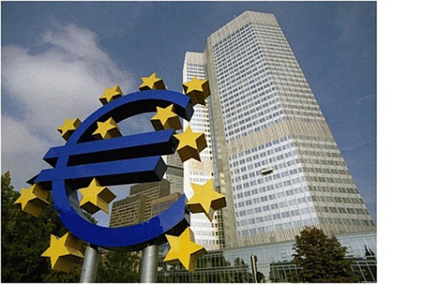 <p><b>4-Euro Blgesi</b></p>  2050'de dnyann en byk drdnc ekonomisi Euro Blgesi olacak. Euro Blgesi'nin bykl 22,51 trilyon dolara kacak.