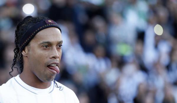 Son Dakika: Ronaldinho transferi iin 1 aydr Brezilya'da bulunan Beikta' Ahmet Nur ebi bugn Atletico Mineiro ile antrenmana kt